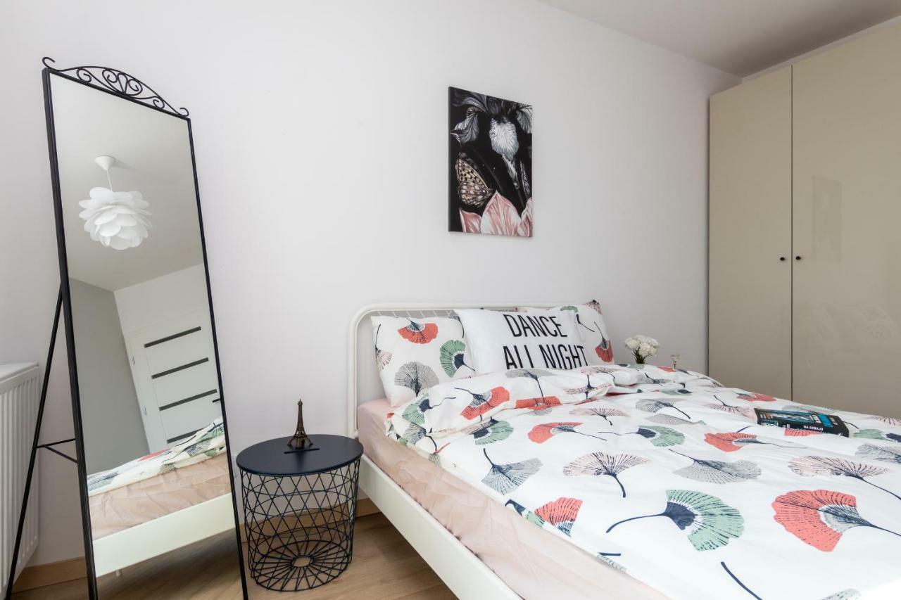 Apartamenty Ul. Marii Konopnickiej Krasków Exteriör bild