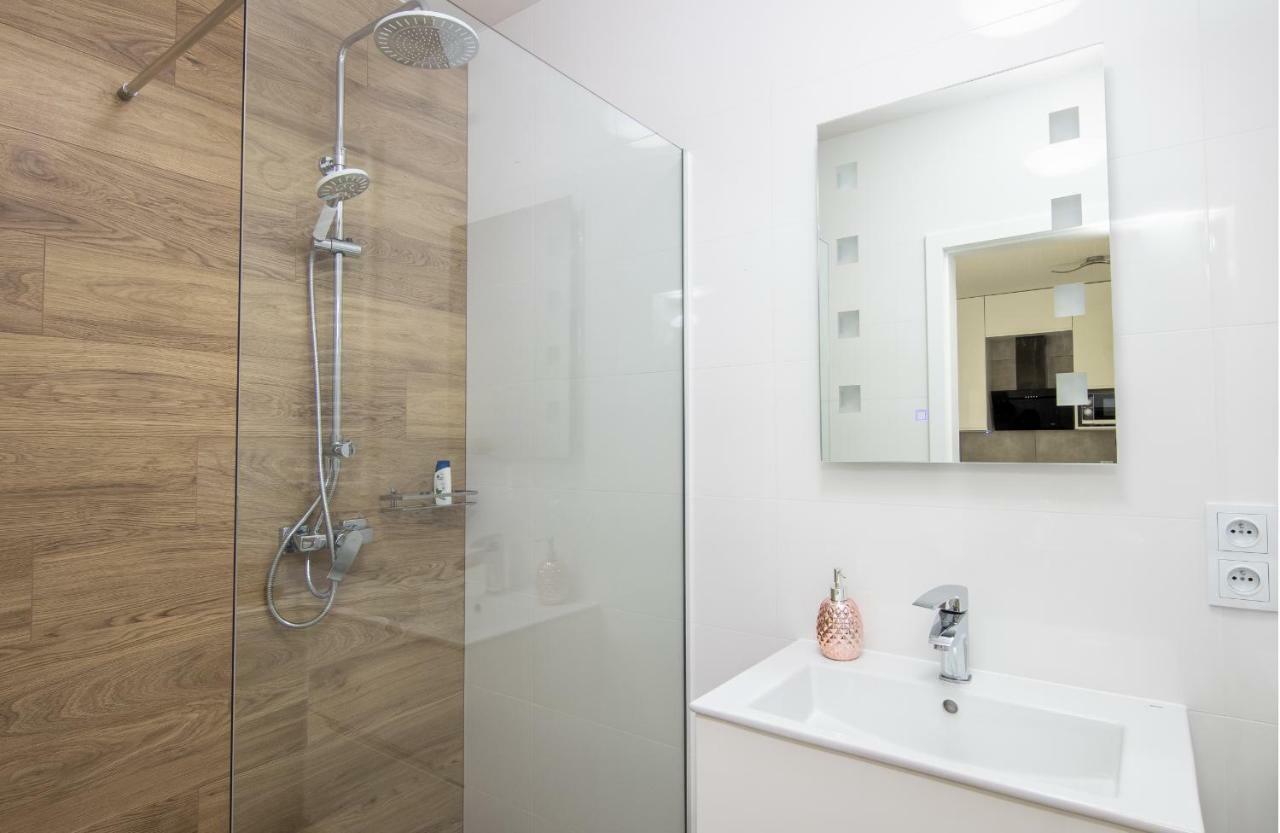 Apartamenty Ul. Marii Konopnickiej Krasków Exteriör bild
